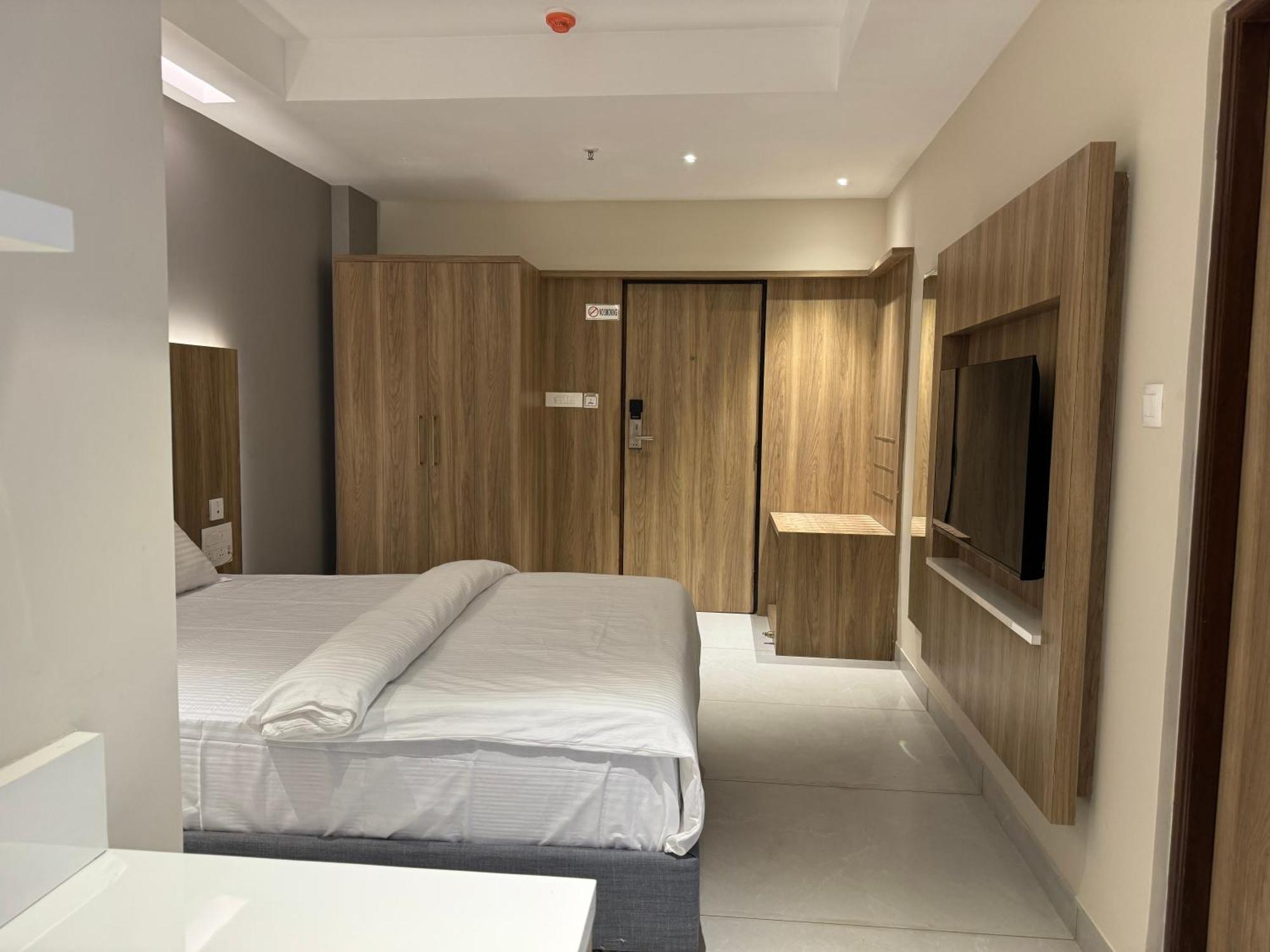 Hotel Devdeep 3*